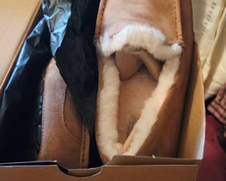 Brand new UGG MENS SLIPPERS Size 15