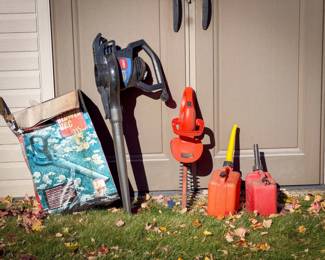 Toro Blower, Trimmer & (2) Gas Cans