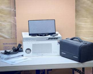 BOSE SoundDock & Carrying Case