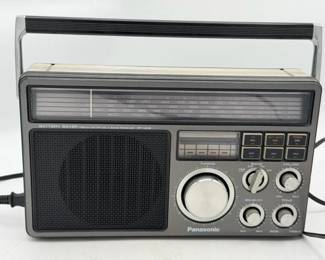 vintage Panasonic RF-1405 4-band portable radio receiver