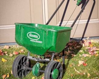 Scotts SpeedyGreen 2000 Spreader