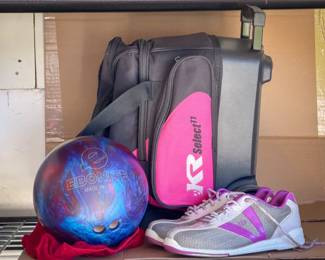 Ebonite Bowling Ball & Carrying Case With Women's Shoes