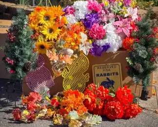 Seasonal Fake Flowers & Decor
