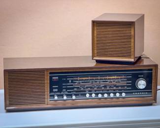Gundig Model RF255U Stereo Radio & Extra Speaker