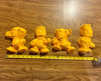 (4) Vintage Huey Dewy Louie and Webby Jell-O/Dessert Moulds