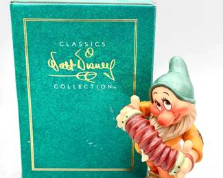Walt Disney Classics Collection (WDCC) Aw Shucks Bashful Snow White Figurine w COA