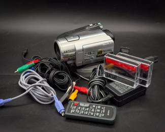 Sony HDR-HC5 Handicam With Accesories