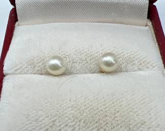 14K Gold Pearl Stud Earrings