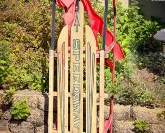 Speedaway Wooden Runner Sled with Red Bow