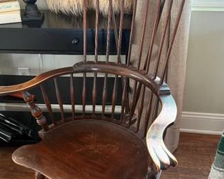 ANTIQUE CHAIR