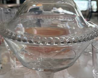 SO SIMILAR TO LALIQUE