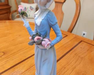 Vintage 'Aranjuez Little Lady' Lladro Figurine -  #4879