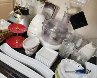Lots of Dishes for Entertaining!