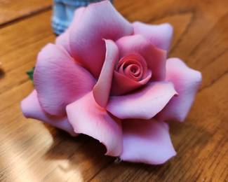 Capodimonte 'Pink Rose' Figurine. 