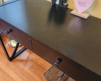 Black Desk