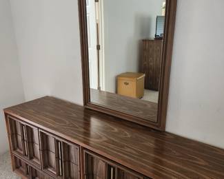 Vintage Mid-Century Modern Credenza Dresser w/Mirror - Bassett Furniture Co. 