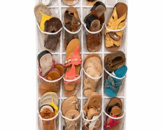 Organizador de Sapatos com Sandalias Coloridas