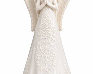 Anjo de porcelana em oracao