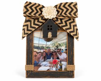 Portaretrato rustico com laco e familia