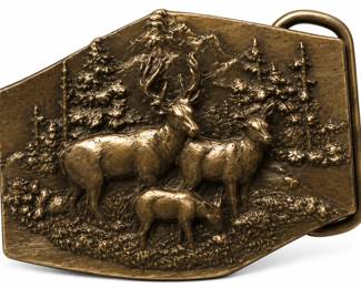 Fivela de bronze com alces na floresta
