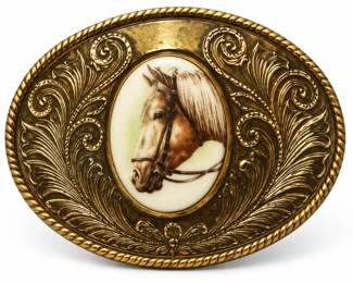 Medalhao Dourado com Retrato de Cavalo