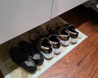 Women's black and leopard-print flats and loafers