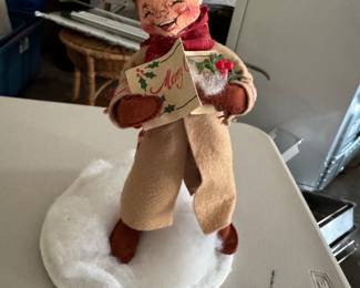Vintage caroler