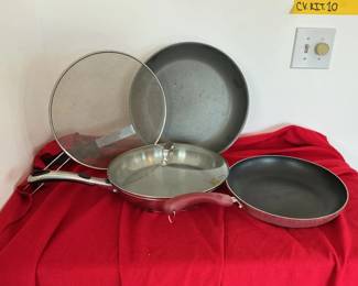 3 Pans and 1 Grease Splash Guard