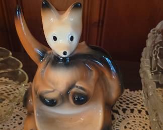 1956 Fine Ent. Inc. Boxing Kangaroo Dresser Caddy Style