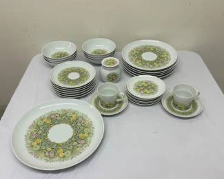 Lot 38: Noritake China 