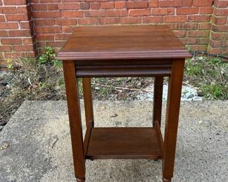 Lot 12: Nightstand Table 