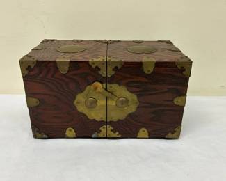 Lot 5: Oriental Jewelry Box 