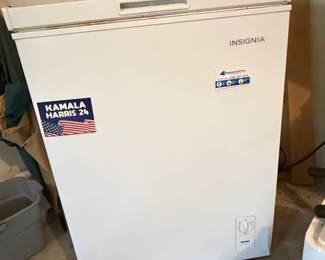 Insignia Chest Freezer