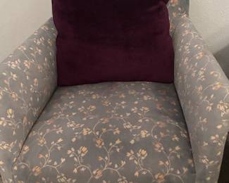 Traditional Upholstered Accent Chair