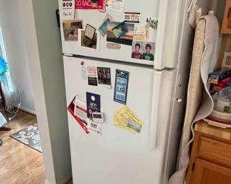 General Electric TopFreezer Refrigerator