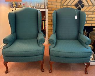 R20 - $150. Pair of Huntington House wingback chairs. Measures 30" x 32" x 43" tall. Chairs are an excellent vintage condition. 