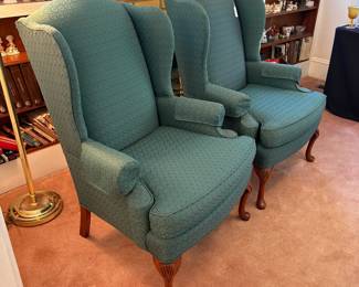 R20 - $150. Pair of Huntington House wingback chairs. Measures 30" x 32" x 43" tall. Chairs are an excellent vintage condition. 
