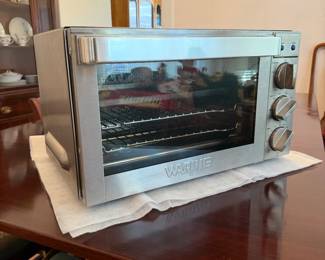 R27 - $200. Waring Stainless Professional Convection Oven. Model CO 1000. Tested and works. 