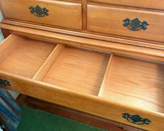 R1 - $150. Link Taylor, eight drawer chest of drawers. Measures 42" x 19" x 49" tall. Has a glass top to protect.  All drawers slide - very good condition.