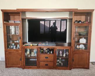 Entertainment center
