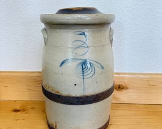 Lot 031 Antique 3Gallon Blue Decorated Stoneware Crock with Metal Bands Cracked