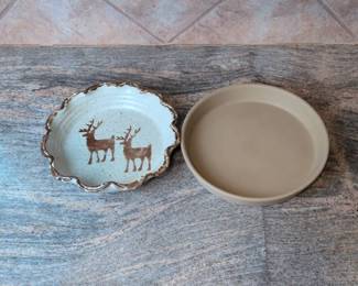 Lot 080 Lot of 2 Ceramic Pie Plates Rustic Deer Pottery Pampered Chef Stoneware