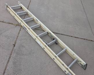 Lot 321 Louisville Fiberglass 16ft Extension Ladder with Aluminum Rungs and NonSlip Feet