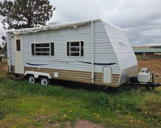 Lot 173 2004 Gulfstream AmeriLite 21MB LE Travel Trailer RV