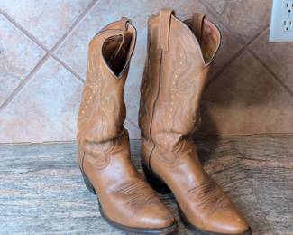 Lot 090 Tan Leather Western Cowboy Boots with Decorative Stitching Unmarked, Size Unknown