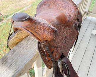 Lot 247 Calvin Allen Floral Tooled Leather Western Roping Saddle 16 Seat