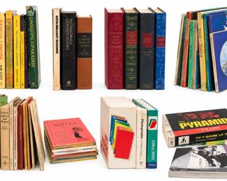 Colecao de livros em composicao de estudio