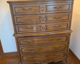 Thomasville vintage wood dresser