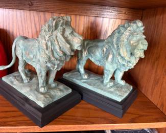 Museum Shop Art Institute Lion bookends cold cast resin