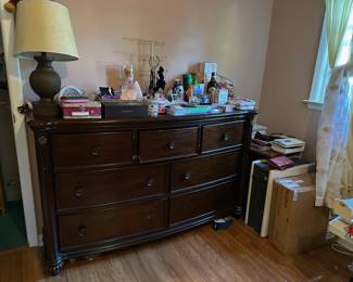 Dresser, Lamp